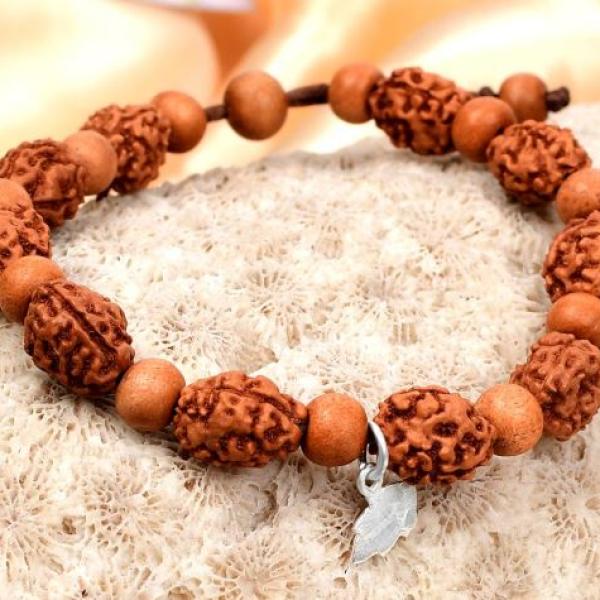 3 mukhi Mahajwala bracelet from Java with White Sandalwood beads